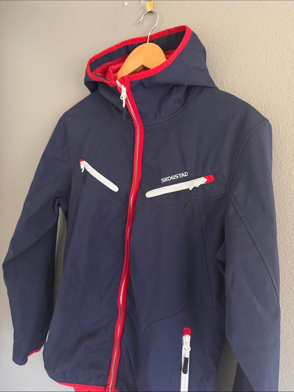 Skogstad Softshell Jacket - Picture 2 of 10
